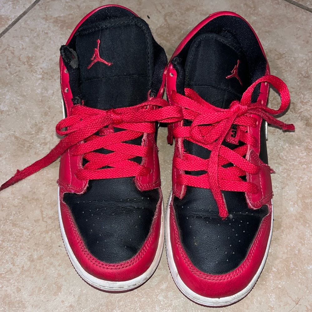 Boys sneakers
